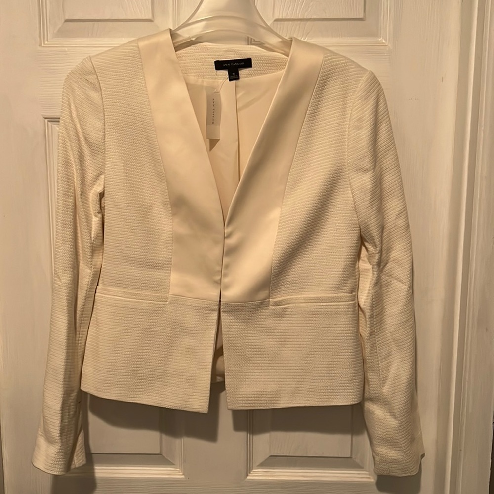 NWT Ann Taylor Cream blazer